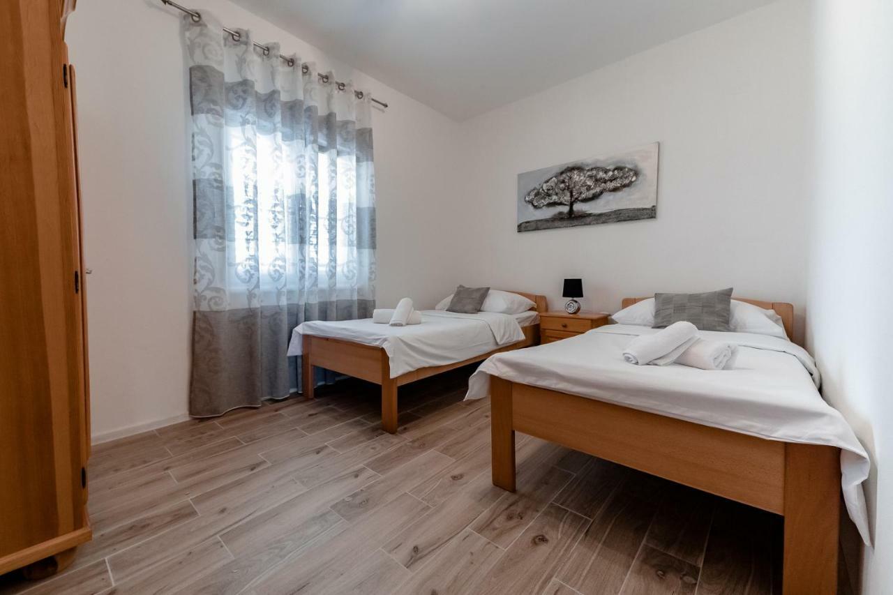 Apartment Andela Ražanj Exterior foto